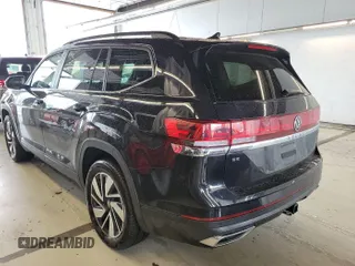 2024 Volkswagen Atlas SE with VIN 1V2HR2CA7RC555188, listed as a IAAI auction lot 42791847 with 29,357 mi miles and . Bid and sale history available at DreamBid. Image 9.