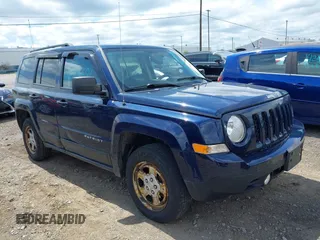2017 Jeep Patriot Sport z VIN 1C4NJRBB8HD105380, wystawiony jako IAAI lot #42513206 z przebiegiem 154 485 mil mil oraz . Historia ofert i sprzedaży dostępna na DreamBid. Obrazek 1.