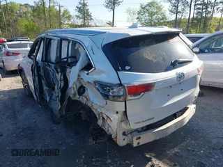 2016 Toyota Highlander XLE z VIN 5TDKKRFH9GS172801, wystawiony jako IAAI lot #41977342 z przebiegiem 224 275 mil mil oraz . Historia ofert i sprzedaży dostępna na DreamBid. Obrazek 3.