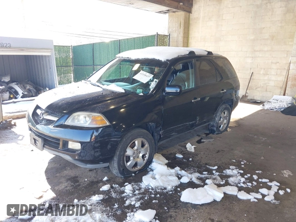 2005 Acura MDX with VIN 2HNYD18215H515153, listed as a IAAI auction lot 41538437 with 175,782 mi miles. Bid and sale history available at carsss.com. Image 2.