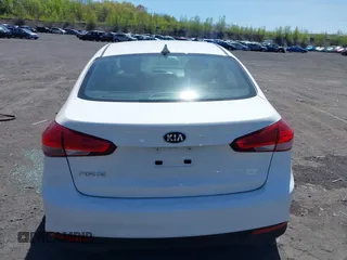2018 Kia Forte LX with VIN 3KPFK4A76JE236023, listed as a IAAI auction lot 42168951 with 1 mi miles. Bid and sale history available at carsss.com. Image 15.