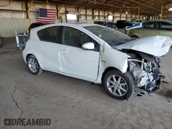 2013 Toyota Prius One z VIN JTDKDTB38D1033589, wystawiony jako Copart lot #55520355 z przebiegiem Nie podano mil oraz Szkoda całkowita • Salvage title. Historia ofert i sprzedaży dostępna na DreamBid. Obrazek 4.