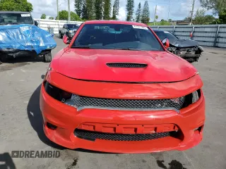 2020 Dodge Charger Scat Pack z VIN 2C3CDXGJ7LH232317, wystawiony jako Copart lot #61371305 z przebiegiem 22 761 mil mil oraz Czysty tytuł • Clean title. Historia ofert i sprzedaży dostępna na DreamBid. Obrazek 5.
