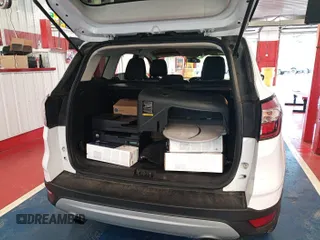 2017 Ford Escape SE z VIN 1FMCU0GD2HUD67783, wystawiony jako IAAI lot #42575794 z przebiegiem 98 188 mil mil oraz . Historia ofert i sprzedaży dostępna na DreamBid. Obrazek 12.