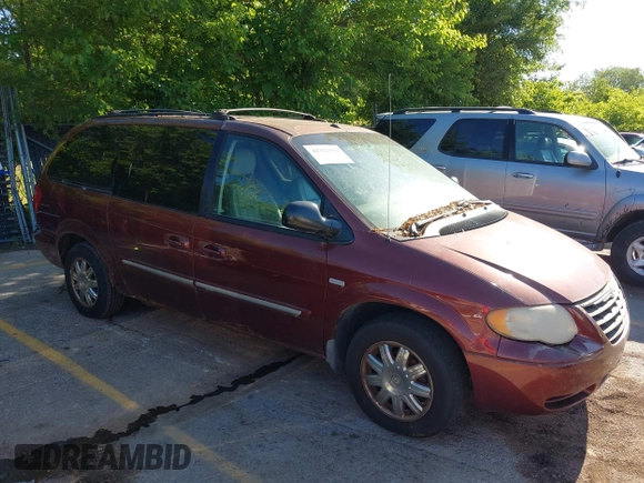 2007 Chrysler Town & Country Touring z VIN 2A4GP54L97R152073, wystawiony jako IAAI lot #42322594 z przebiegiem 152 292 mil mil oraz . Historia ofert i sprzedaży dostępna na DreamBid. Obrazek 1.
