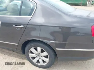 2006 Volkswagen Passat Value Edition z VIN WVWAK73C36P093366, wystawiony jako IAAI lot #42425785 z przebiegiem 53 125 mil mil oraz . Historia ofert i sprzedaży dostępna na DreamBid. Obrazek 6.