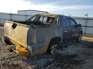 2010 Chevrolet Avalanche LS with VIN 3GNVKEE07AG231732, listed as a Copart auction lot 44714285 with 0 mi miles and Salvage Title. Bid and sale history available at carsss.com. Image 3.