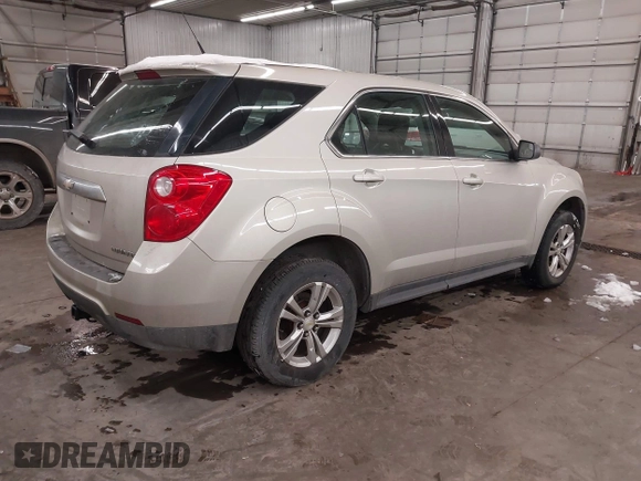 2013 Chevrolet Equinox LS z VIN 1GNALBEK5DZ112206, wystawiony jako IAAI lot #41604810 z przebiegiem 135 252 mil mil oraz . Historia ofert i sprzedaży dostępna na DreamBid. Obrazek 4.