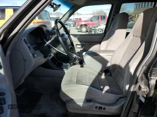 1998 Ford Explorer XL z VIN 1FMZU34E0WZA15570, wystawiony jako Copart lot #46279915 z przebiegiem 226 120 mil mil oraz Szkoda całkowita • Salvage title. Historia ofert i sprzedaży dostępna na DreamBid. Obrazek 7.