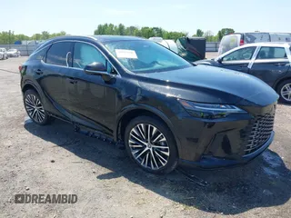 2024 Lexus RX 350 z VIN 2T2BAMBA1RC046647, wystawiony jako IAAI lot #42043636 z przebiegiem 2595 mil mil oraz . Historia ofert i sprzedaży dostępna na DreamBid. Obrazek 1.