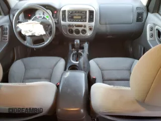 2005 Ford Escape XLT z VIN 1FMCU03105DA26437, wystawiony jako Copart lot #88803995 z przebiegiem 223 095 mil mil oraz Szkoda całkowita • Salvage title. Historia ofert i sprzedaży dostępna na DreamBid. Obrazek 8.