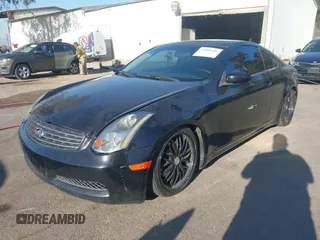 2005 Infiniti G35 Coupe with VIN JNKCV54E85M409346, listed as a IAAI auction lot 42000205 with 164,097 mi miles. Bid and sale history available at carsss.com. Image 2.