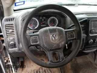 2015 Ram 2500 Tradesman z VIN 3C6TR5CT5FG664005, wystawiony jako IAAI lot #42556122 z przebiegiem 183 397 mil mil oraz . Historia ofert i sprzedaży dostępna na DreamBid. Obrazek 35.