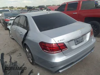 2016 Mercedes-Benz E 350 Sport z VIN WDDHF5KB9GB178314, wystawiony jako IAAI lot #37312402 z przebiegiem 99 819 mil mil oraz . Historia ofert i sprzedaży dostępna na DreamBid. Obrazek 3.