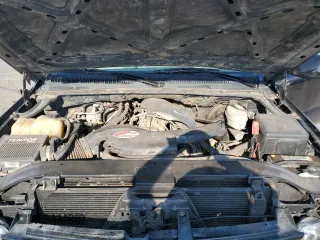 2003 Chevrolet Suburban Z71 with VIN 3GNFK16Z83G180173, listed as a Copart auction lot 70469314 with 189,409 mi miles and Salvage Title. Bid and sale history available at carsss.com. Image 13.