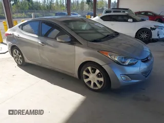 2013 Hyundai Elantra GLS z VIN KMHDH4AE8DU805119, wystawiony jako IAAI lot #42073489 z przebiegiem 179 718 mil mil oraz . Historia ofert i sprzedaży dostępna na DreamBid. Obrazek 1.