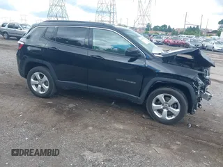 2019 Jeep Compass Latitude z VIN 3C4NJDBB8KT834306, wystawiony jako IAAI lot #42334955 z przebiegiem 3 901 mil mil oraz . Historia ofert i sprzedaży dostępna na DreamBid. Obrazek 1.