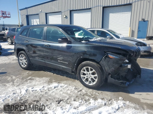 2015 Jeep Cherokee Sport with VIN 1C4PJMAB4FW588042, listed as a Copart auction lot 45660385 with 186,455 mi miles and Salvage Title. Bid and sale history available at carsss.com. Image 4.