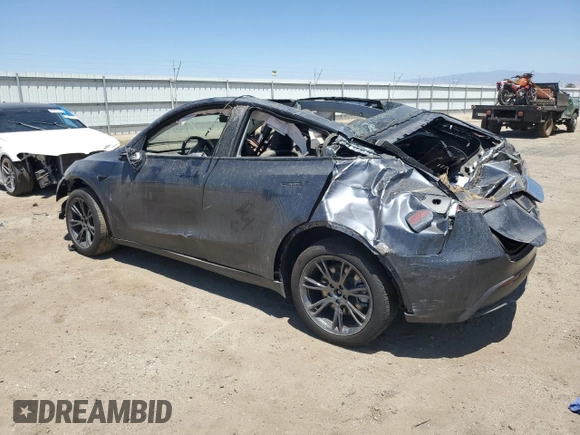 2024 Tesla Model Y z VIN 7SAYGDED6RF204899, wystawiony jako Copart lot #65517855 z przebiegiem Nie podano mil oraz Czysty tytuł • Clean title. Historia ofert i sprzedaży dostępna na DreamBid. Obrazek 2.