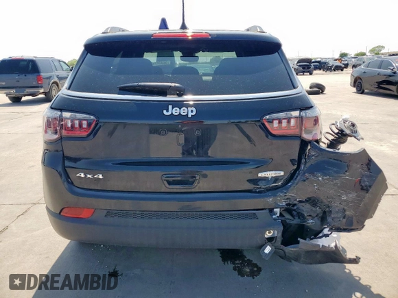 2025 Jeep Compass Latitude z VIN 3C4NJDBN9ST515927, wystawiony jako Copart lot #50828755 z przebiegiem 11 454 mil mil oraz Szkoda całkowita • Salvage title. Historia ofert i sprzedaży dostępna na DreamBid. Obrazek 6.
