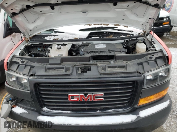 2022 GMC Savana Cargo z VIN 1GTW7AFP6N1148400, wystawiony jako Copart lot #55868185 z przebiegiem 27 226 mil mil oraz Szkoda całkowita • Salvage title. Historia ofert i sprzedaży dostępna na DreamBid. Obrazek 12.