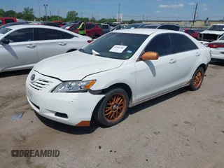 2008 Toyota Camry LE z VIN 4T1BE46K48U792969, wystawiony jako IAAI lot #42056288 z przebiegiem 249 852 mil mil oraz . Historia ofert i sprzedaży dostępna na DreamBid. Obrazek 2.