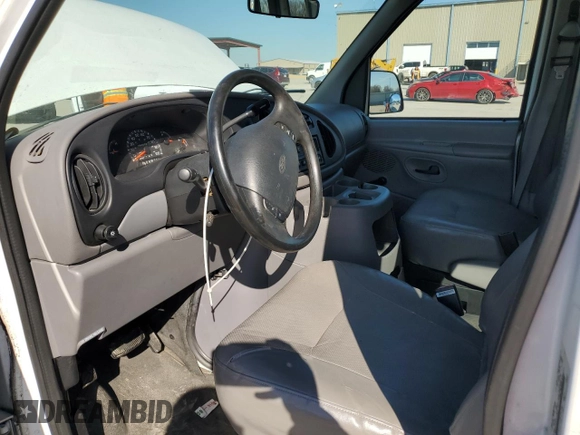2000 Ford Econoline Passenger XL with VIN 1FBSS31L1YHA76163, listed as a Copart auction lot 88255365 with 60,042 mi miles and Salvage Title. Bid and sale history available at DreamBid. Image 8.