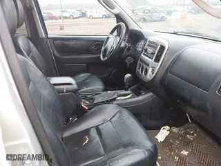 2005 Ford Escape Limited with VIN 1FMYU04115KD53431, listed as a IAAI auction lot 41183221 with 1 mi miles. Bid and sale history available at carsss.com. Image 5.