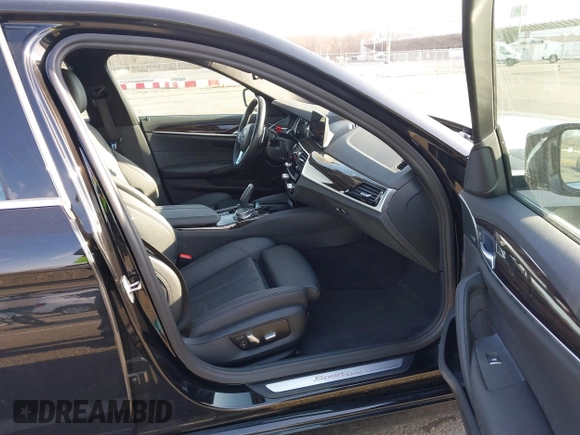2018 BMW 5 Series 530i xDrive с VIN WBAJA7C55JWA71551, выставлен на аукционе IAAI как лот 41779459 с пробегом 155 424 миль миль и . История ставок и продаж доступна на DreamBid. Изображение 5.