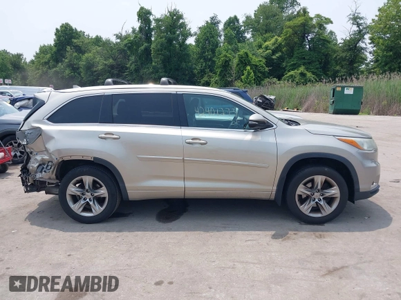 2015 Toyota Highlander Limited with VIN 5TDDKRFH0FS097834, listed as a IAAI auction lot 42401273 with 176,574 mi miles and . Bid and sale history available at DreamBid. Image 13.