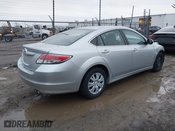 2011 Mazda Mazda6 i Sport with VIN 1YVHZ8BH3B5M01777, listed as a IAAI auction lot 40861511 with 196,492 mi miles. Bid and sale history available at carsss.com. Image 4.