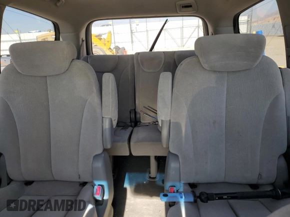 2008 Kia Sedona LX with VIN KNDMB233286244304, listed as a Copart auction lot 43228595 with 233,940 mi miles and Salvage Title. Bid and sale history available at DreamBid. Image 10.