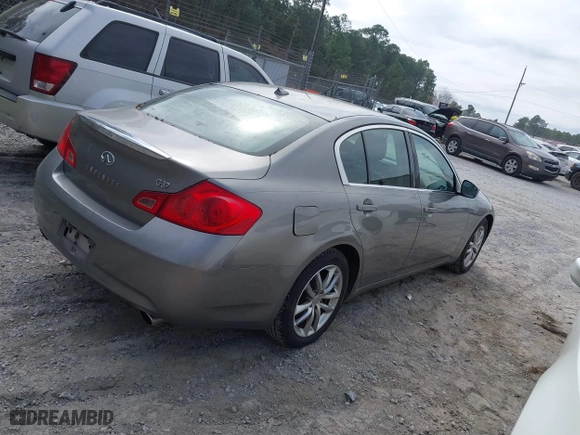 2009 Infiniti G37 Sedan Journey with VIN JNKCV61E69M303526, listed as a IAAI auction lot 41556098 with 270,589 mi miles. Bid and sale history available at carsss.com. Image 4.