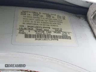 2007 Nissan Versa SL z VIN 3N1BC13E07L394998, wystawiony jako IAAI lot #42193381 z przebiegiem 198 737 mil mil oraz . Historia ofert i sprzedaży dostępna na DreamBid. Obrazek 9.