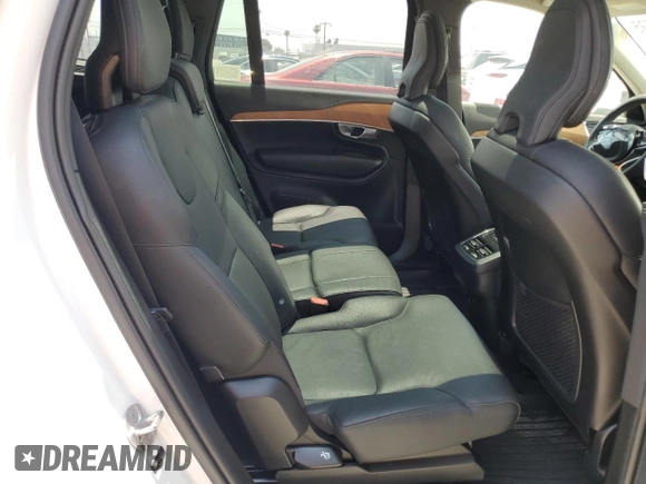 2024 Volvo XC90 Plus Bright Theme with VIN YV4062PE6R1226477, listed as a Copart auction lot 60284535 with 15,057 mi miles and Salvage title. Bid and sale history available at DreamBid. Image 11.