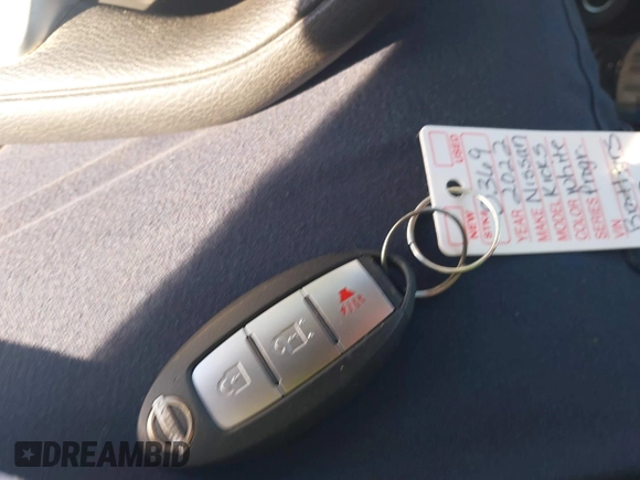 2022 Nissan Kicks S z VIN 3N1CP5BV7NL493025, wystawiony jako IAAI lot #41210403 z przebiegiem 43 549 mil mil oraz . Historia ofert i sprzedaży dostępna na DreamBid. Obrazek 11.