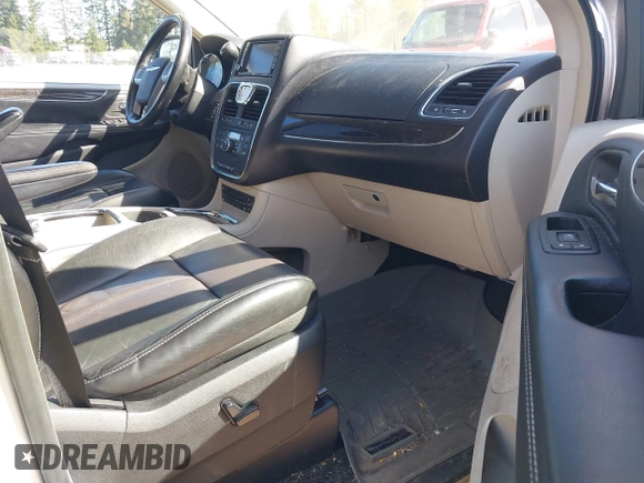 2011 Chrysler Town & Country Limited with VIN 2A4RR6DG4BR667311, listed as a IAAI auction lot 42057487 with 93,628 mi miles. Bid and sale history available at carsss.com. Image 5.