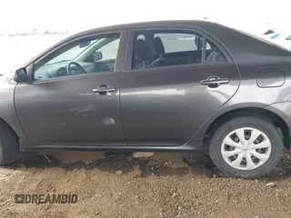 2010 Toyota Corolla z VIN JTDBU4EE7AJ071149, wystawiony jako IAAI lot #41818917 z przebiegiem 105 923 mil mil oraz . Historia ofert i sprzedaży dostępna na DreamBid. Obrazek 14.