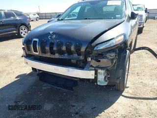 2017 Jeep Cherokee Latitude with VIN 1C4PJMCS1HW525240, listed as a IAAI auction lot 41680409 with 75,109 mi miles. Bid and sale history available at carsss.com. Image 6.