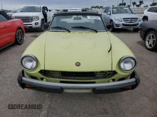 1978 FIAT 124 Spider z VIN 124CS10126825, wystawiony jako Copart lot #75075504 z przebiegiem 94 895 mil mil oraz Szkoda całkowita • Salvage title. Historia ofert i sprzedaży dostępna na DreamBid. Obrazek 5.