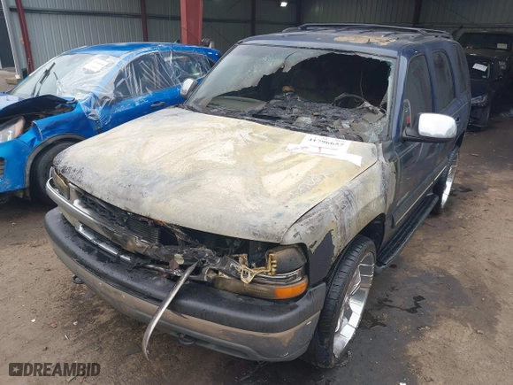 2002 Chevrolet Tahoe LT with VIN 1GNEC13Z82R238343, listed as a IAAI auction lot 41796657 with 1 mi miles. Bid and sale history available at carsss.com. Image 6.