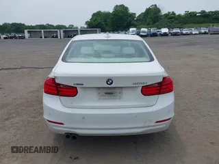 2015 BMW 3 Series 328i xDrive с VIN WBA3B5G55FNS17395, выставлен на аукционе IAAI как лот 42511002 с пробегом 228 228 миль миль и . История ставок и продаж доступна на DreamBid. Изображение 16.