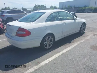 2008 Mercedes-Benz CLK 350 с VIN WDBTJ56H28F253753, выставлен на аукционе IAAI как лот 42525405 с пробегом Не указан миль и . История ставок и продаж доступна на DreamBid. Изображение 4.