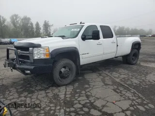 2008 Chevrolet Silverado 3500HD DRW LTZ with VIN 1GCJK33618F206520, listed as a Copart auction lot 77017104 with 132,687 mi miles and Salvage Title. Bid and sale history available at carsss.com. Image 1.