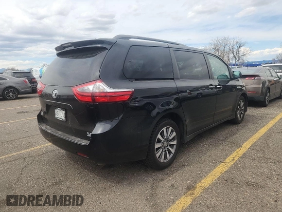 2020 Toyota Sienna XLE with VIN 5TDDZ3DC1LS249549, listed as a IAAI auction lot 42188749 with 39,859 mi miles and . Bid and sale history available at DreamBid. Image 1.