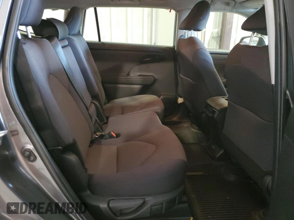 2024 Toyota Highlander LE with VIN 5TDKDRAH4RS529743, listed as a Copart auction lot 53196865 with 31,678 mi miles and Salvage title. Bid and sale history available at DreamBid. Image 11.