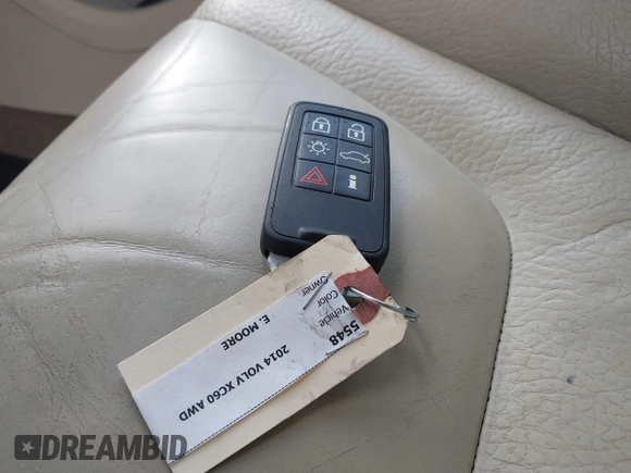 2014 Volvo XC60 R-Design Premier Plus z VIN YV4902DZ5E2554526, wystawiony jako IAAI lot #41764512 z przebiegiem 129 230 mil mil oraz . Historia ofert i sprzedaży dostępna na DreamBid. Obrazek 11.