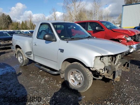 2003 Ford F-150 XL z VIN 1FTRF07W33KC45125, wystawiony jako Copart lot #48706835 z przebiegiem 86 641 mil mil oraz Szkoda całkowita • Salvage title. Historia ofert i sprzedaży dostępna na DreamBid. Obrazek 4.