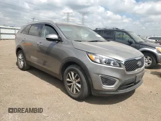 2017 Kia Sorento LX z VIN 5XYPG4A33HG329565, wystawiony jako Copart lot #56871105 z przebiegiem 92 652 mil mil oraz Szkoda całkowita • Salvage title. Historia ofert i sprzedaży dostępna na DreamBid. Obrazek 4.