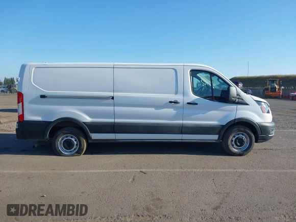 2023 Ford Transit Cargo с VIN 1FTBR1Y81PKB73281, выставлен на аукционе IAAI как лот 42132013 с пробегом 3 844 миль миль и . История ставок и продаж доступна на DreamBid. Изображение 13.